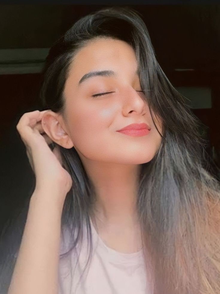 Cute girl pic Cute girl pic