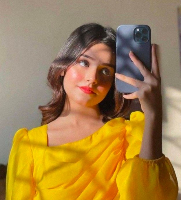Cute girl pic Cute girl pic