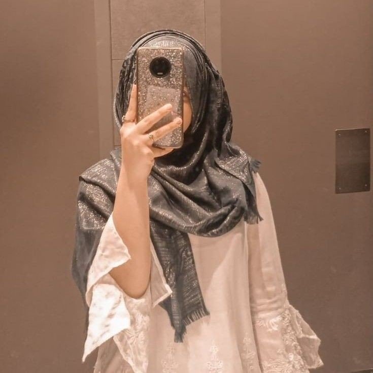 Instagram Stylish hijab girl Instagram Stylish hijab girl