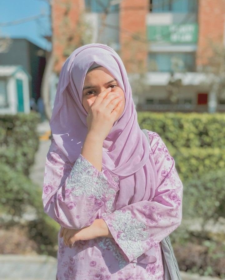Instagram Stylish hijab girl Instagram Stylish hijab girl