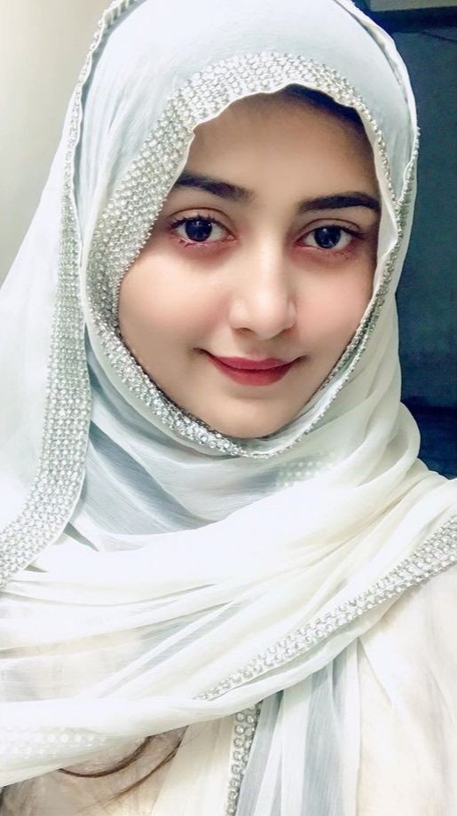 Instagram Stylish hijab girl Instagram Stylish hijab girl