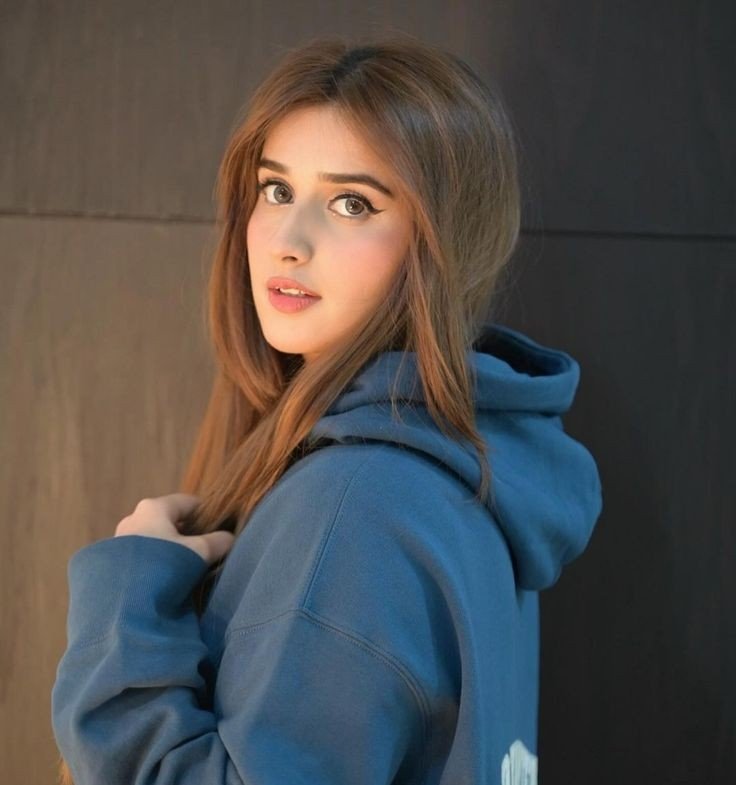 Simple cute girl pic Simple cute girl pic