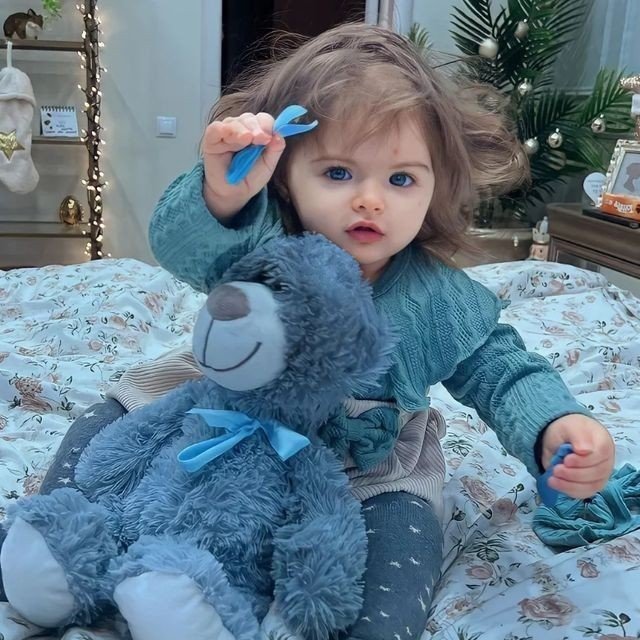 Stylish cute baby girl dp Stylish cute baby girl dp