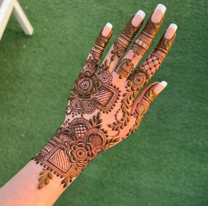 mehndi pic girl mehndi pic girl