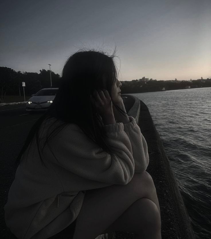 sad girl dp Instagram sad girl dp Instagram