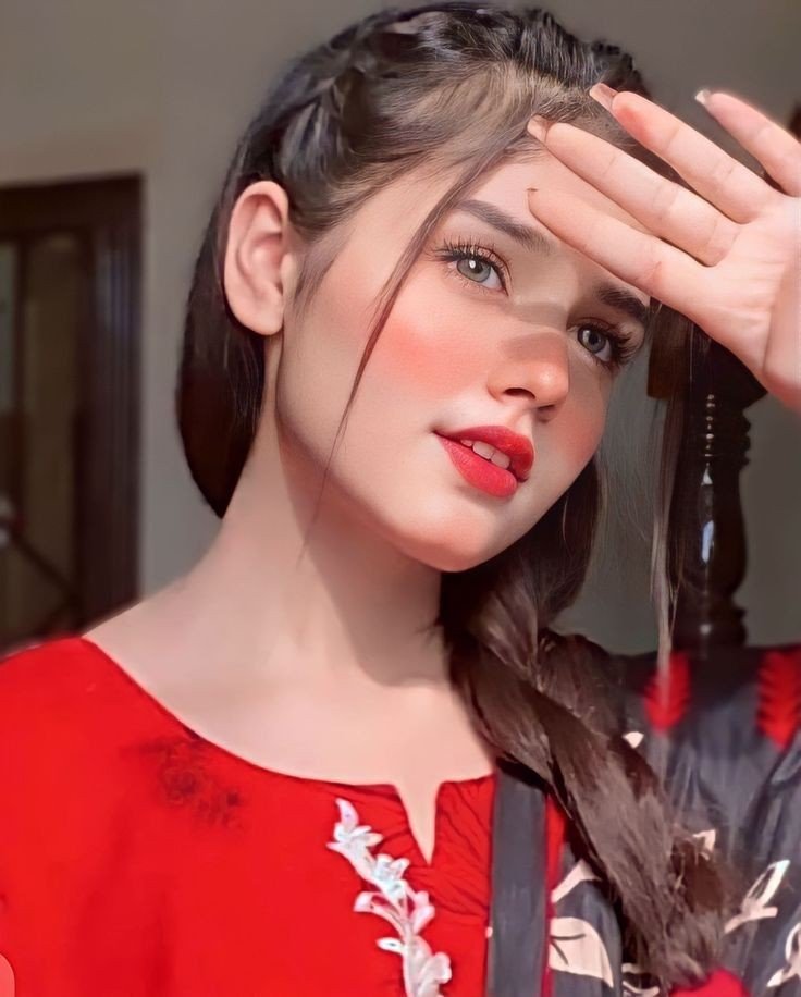 single cute girl pic single cute girl pic