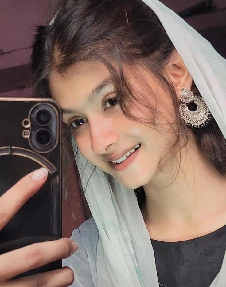 single cute girl pic single cute girl pic